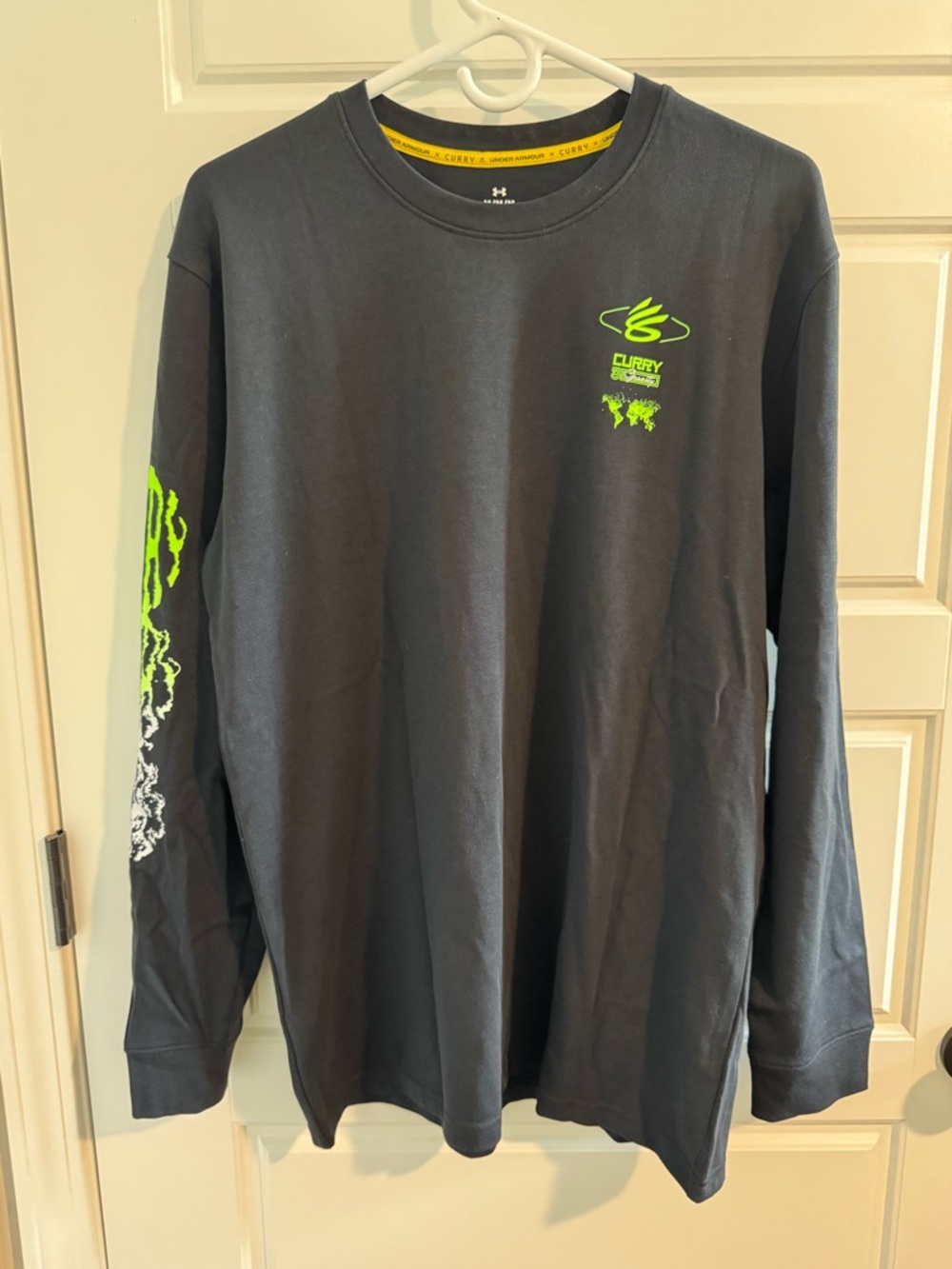 NWT Curry Under Armour Heavyweight Verbiage Long Sleeve Graphic Tee, Size M